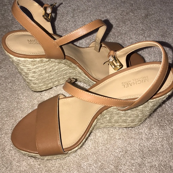 Brown wedges - Picture 1 of 2